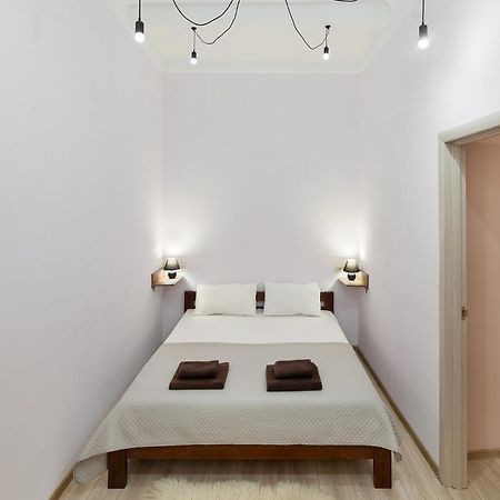 Friends House On Square Rynok Διαμέρισμα Λβιβ Εξωτερικό φωτογραφία