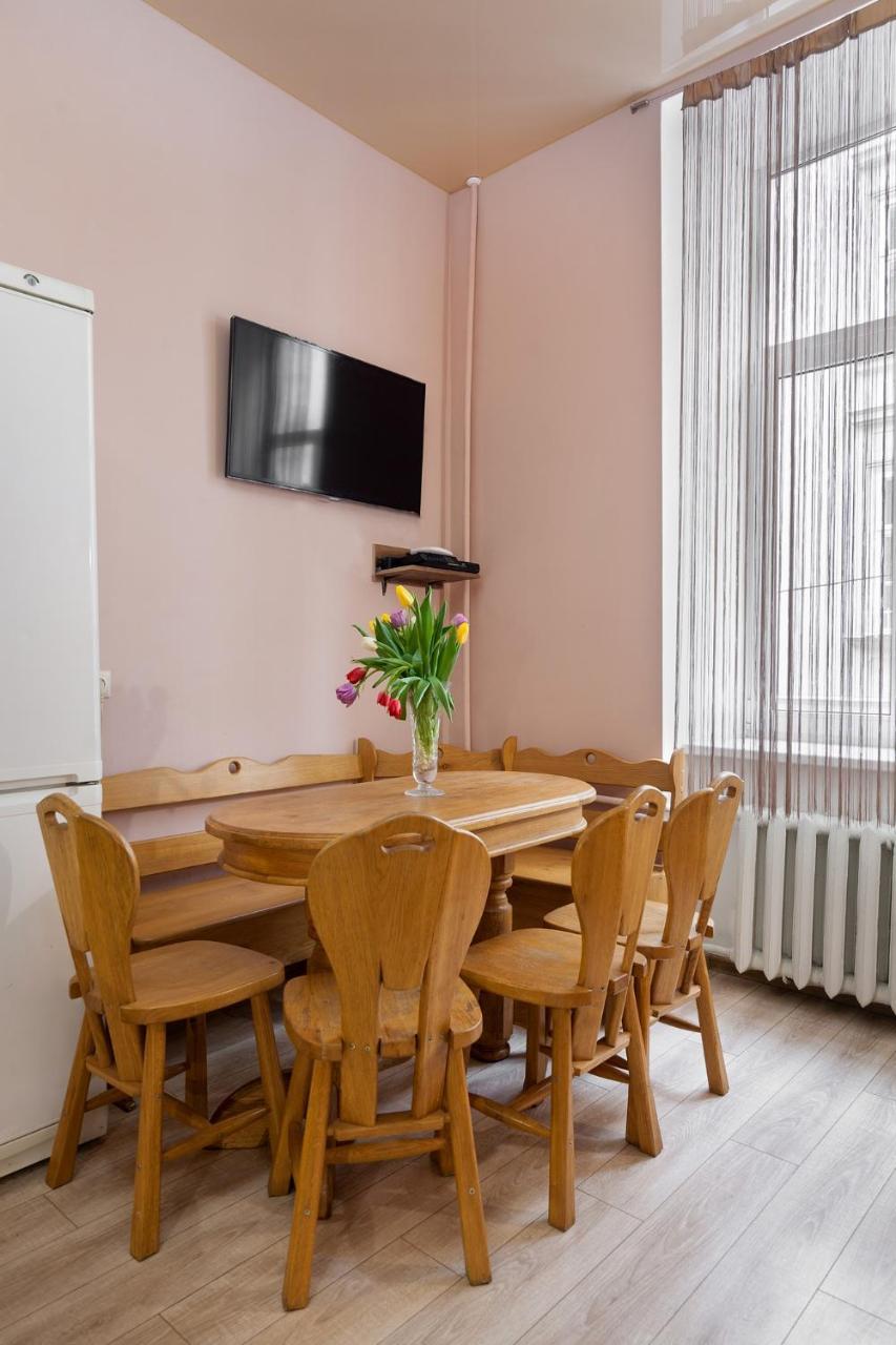 Friends House On Square Rynok Διαμέρισμα Λβιβ Εξωτερικό φωτογραφία