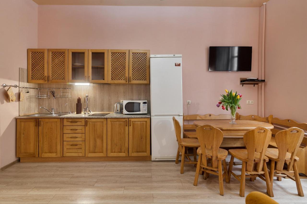 Friends House On Square Rynok Διαμέρισμα Λβιβ Εξωτερικό φωτογραφία