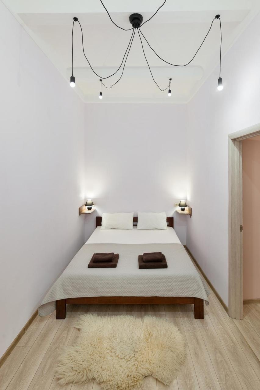 Friends House On Square Rynok Διαμέρισμα Λβιβ Εξωτερικό φωτογραφία